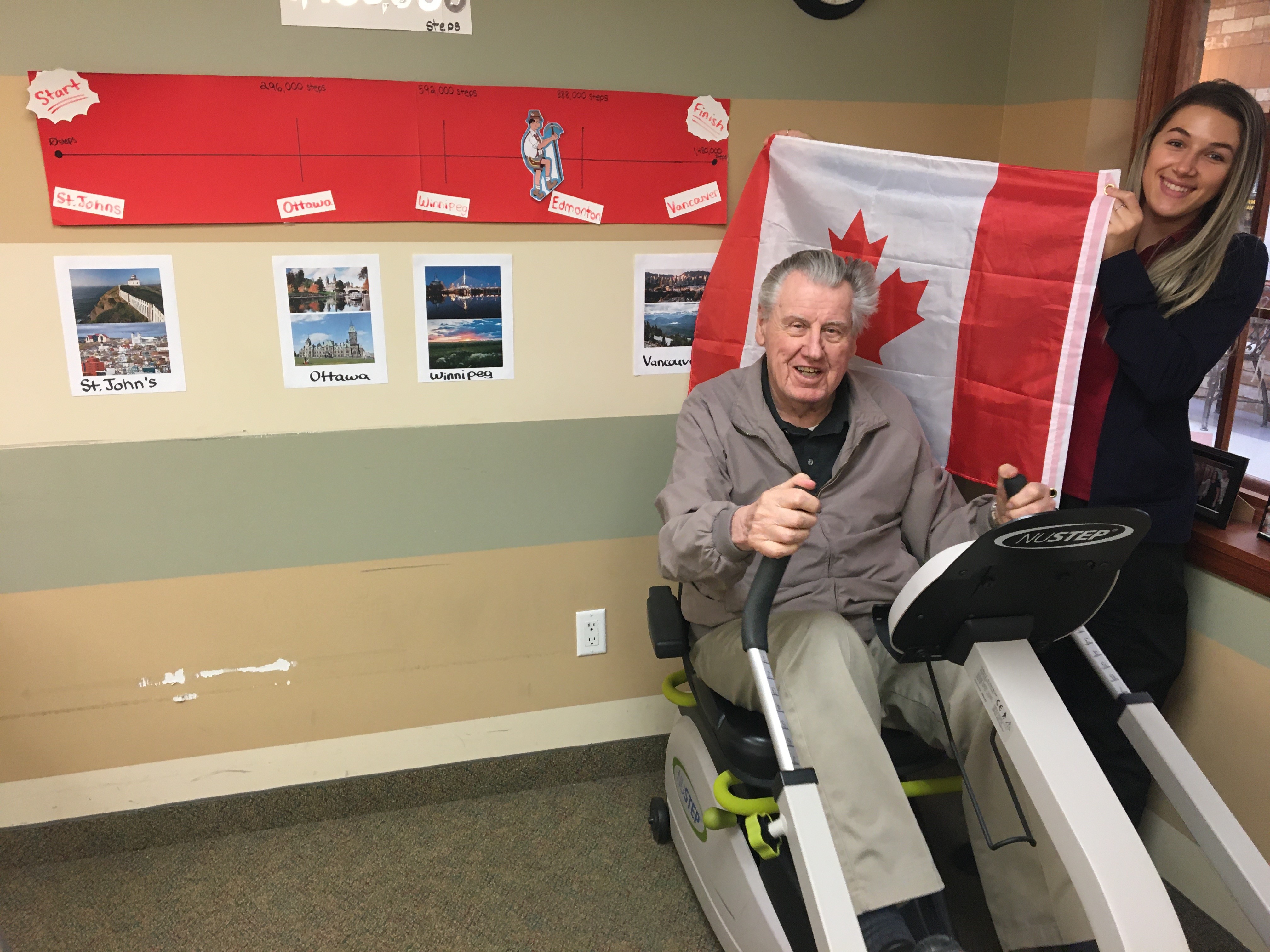 Aspen Lake's Pavao Gagrica upon the NuStep machine with kinesiology student Claire Tofflemire.