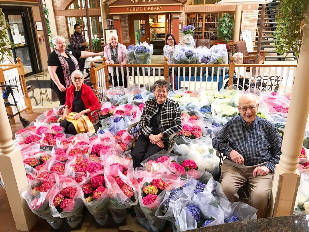 Residents and team members from Humber Heights prepare  their beautiful gifts for their neighbours. 